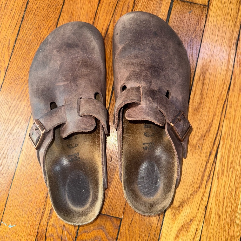 Boston Birkenstocks
Habana Oiled Leather
Purchased March 2024